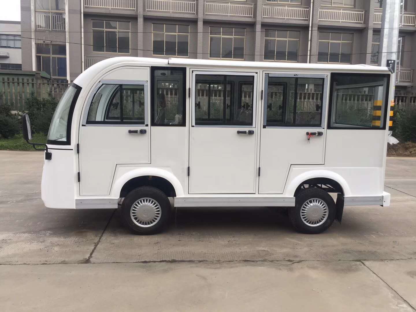 電動封閉觀光車